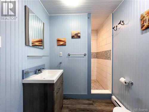 20 Long Point Road, White Head Island, NB - Indoor Photo Showing Bathroom