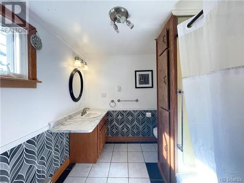 20 Long Point Road, White Head Island, NB - Indoor Photo Showing Bathroom