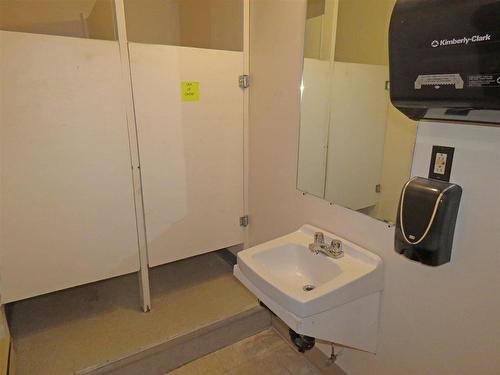 41 Simcoe Plaza, Terrace Bay, ON - Indoor Photo Showing Bathroom
