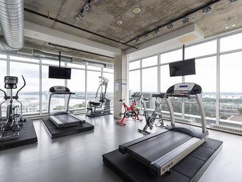 Exercise room - 608-888 Rue Wellington, Montréal (Ville-Marie), QC - Indoor Photo Showing Gym Room
