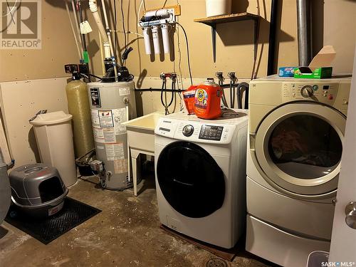 201 George Crescent, Esterhazy, SK - Indoor Photo Showing Laundry Room