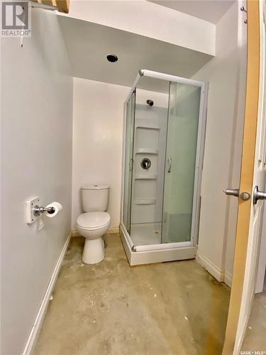 A 422 St Mary Street, Esterhazy, SK - Indoor Photo Showing Bathroom