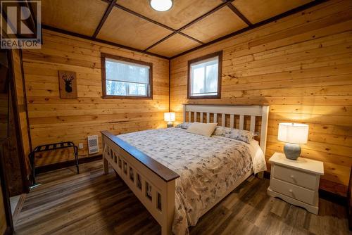 6392 Osprey  View Landing, Wardner, BC - Indoor Photo Showing Bedroom