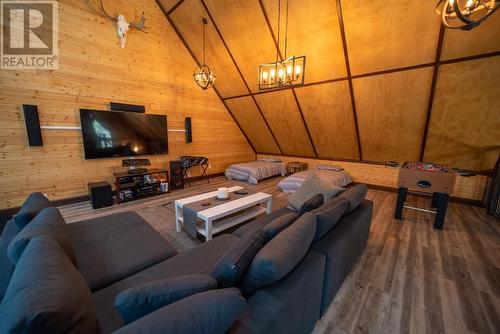 6392 Osprey  View Landing, Wardner, BC - Indoor Photo Showing Living Room