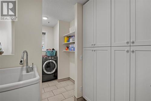 9090 Shanks Road, Lake Country, BC - Indoor Photo Showing Laundry Room