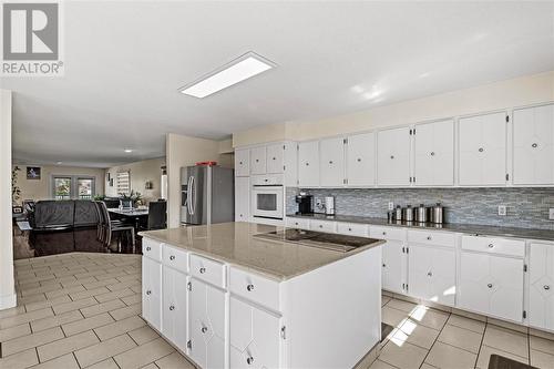 9090 Shanks Road, Lake Country, BC - Indoor Photo Showing Kitchen