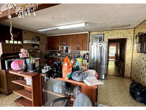 5473 Tappin St, Union Bay, BC - Indoor