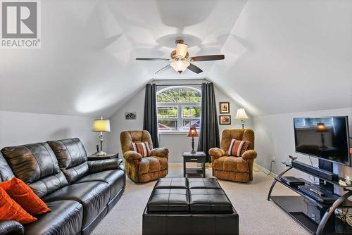 6 South Brook Drive, Pasadena, NL - Indoor Photo Showing Living Room