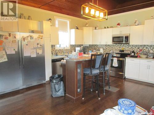 158 Municipal Road, Coronach, SK - Indoor Photo Showing Kitchen With Upgraded Kitchen