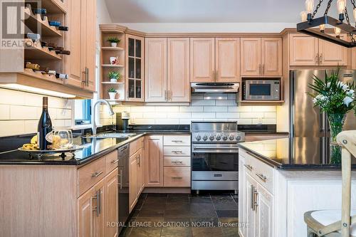 20 Trails End, Collingwood, ON - Indoor Photo Showing Kitchen