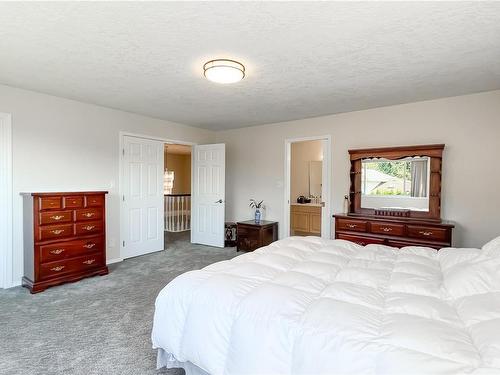 1016 Adeline Pl, Saanich, BC - Indoor Photo Showing Bedroom