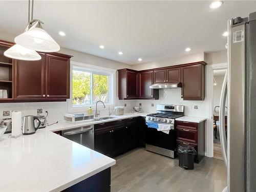 1016 Adeline Pl, Saanich, BC - Indoor Photo Showing Kitchen