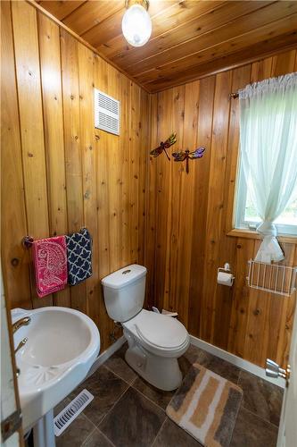 15044 Pr 231 Highway, Gimli Rm, MB - Indoor Photo Showing Bathroom