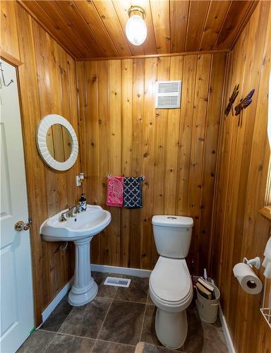 15044 Pr 231 Highway, Gimli Rm, MB - Indoor Photo Showing Bathroom
