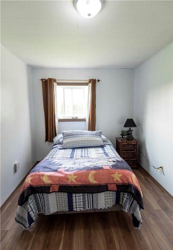 15044 Pr 231 Highway, Gimli Rm, MB - Indoor Photo Showing Bedroom