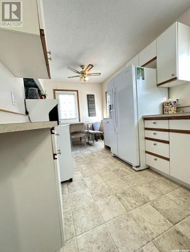 365 7Th Avenue W, Melville, SK - Indoor Photo Showing Kitchen
