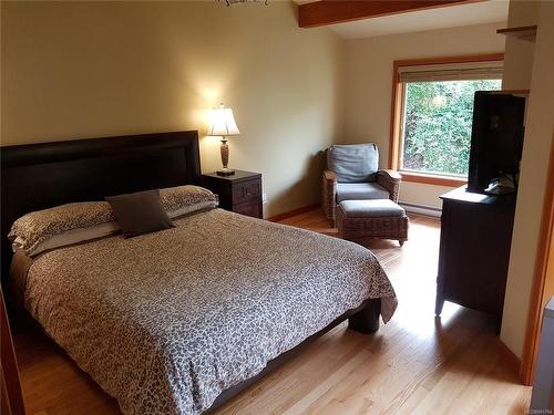 12-115 Upper Ganges Rd, Salt Spring, BC - Indoor Photo Showing Bedroom