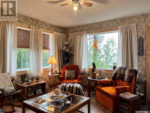 601 Poplar Drive, Tobin Lake, SK - Indoor Photo Showing Living Room