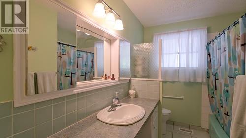 5517 Butler Street, Summerland, BC - Indoor Photo Showing Bathroom