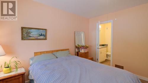 5517 Butler Street, Summerland, BC - Indoor Photo Showing Bedroom