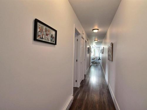 Passageway - 12 Rue Larouche, Clermont, QC - Indoor Photo Showing Other Room