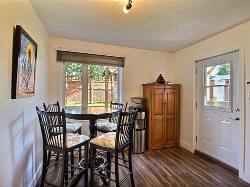 Dining room - 12 Rue Larouche, Clermont, QC - Indoor Photo Showing Dining Room