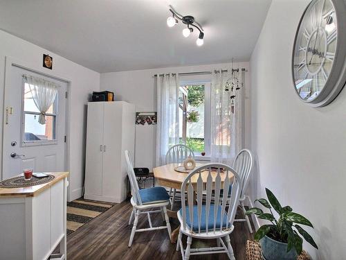 Dining room - 12 Rue Larouche, Clermont, QC - Indoor Photo Showing Dining Room