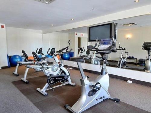 Exercise room - Ph03-2160 Av. Terry-Fox, Laval (Chomedey), QC - Indoor Photo Showing Gym Room