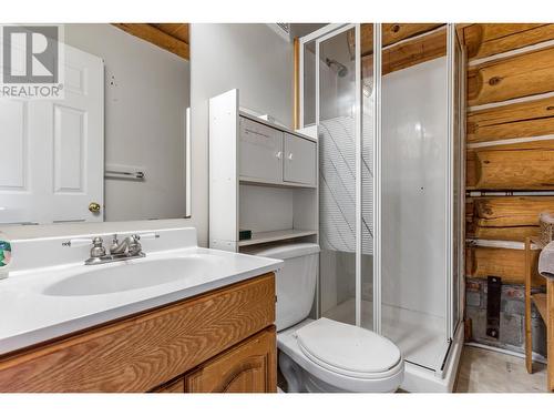 5770 Spring Lake Road, Lac La Hache, BC - Indoor Photo Showing Bathroom