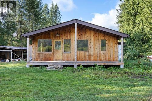 16465 Wadds Road, Crawford Bay, BC - Outdoor