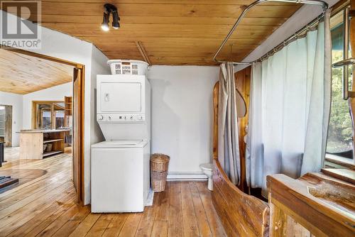 16465 Wadds Road, Crawford Bay, BC - Indoor Photo Showing Laundry Room