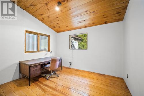 16465 Wadds Road, Crawford Bay, BC - Indoor