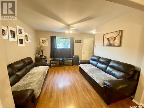 112 Grove Street, Lampman, SK - Indoor Photo Showing Living Room