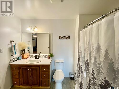 112 Grove Street, Lampman, SK - Indoor Photo Showing Bathroom