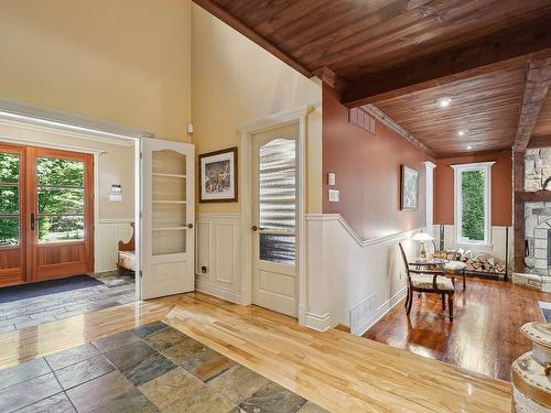 Hall d'entrÃ©e - 55 Rue Augusta, Morin-Heights, QC - Indoor With Fireplace
