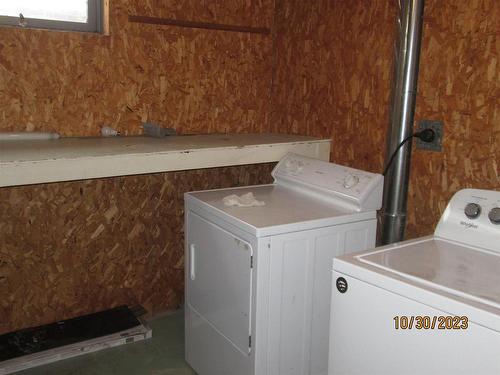 104 Willow Place, Ignace, ON - Indoor Photo Showing Laundry Room