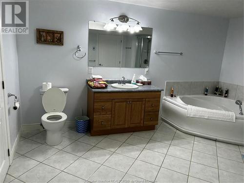 51 Ridgewood Dr, Sackville, NB - Indoor Photo Showing Bathroom