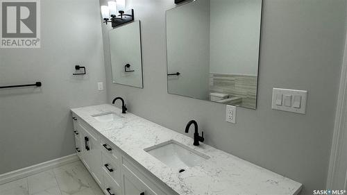 402 1600 1St Street E, Prince Albert, SK - Indoor Photo Showing Bathroom