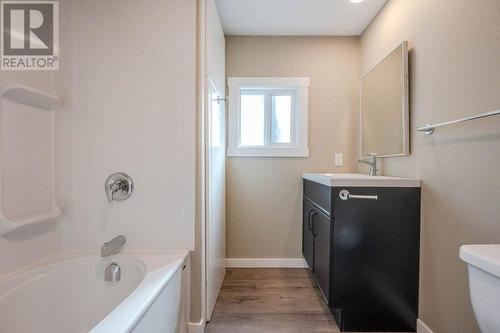 501 Fish Lake Road, Summerland, BC - Indoor Photo Showing Bathroom