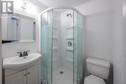 501 Fish Lake Road, Summerland, BC - Indoor Photo Showing Bathroom
