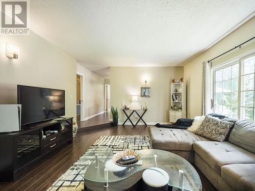 1559 Buchanan Avenue, Prince George, BC - Indoor Photo Showing Living Room