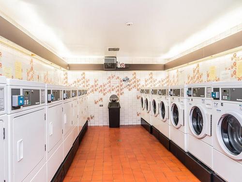 Laundry room - 1810-5700 Boul. Cavendish, Côte-Saint-Luc, QC - Indoor Photo Showing Laundry Room