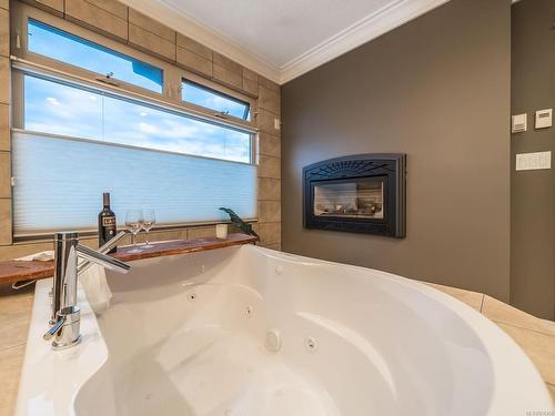 835 Island Hwy South, Campbell River, BC - Indoor Photo Showing Bathroom