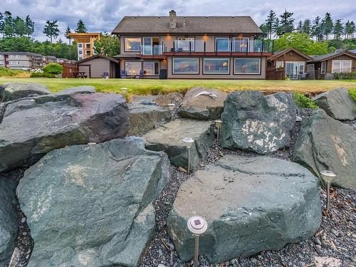 835 Island Hwy South, Campbell River, BC - Outdoor
