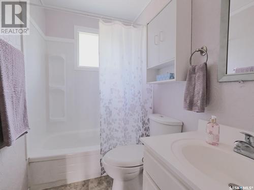 1104 6Th Street E, Rosetown, SK - Indoor Photo Showing Bathroom