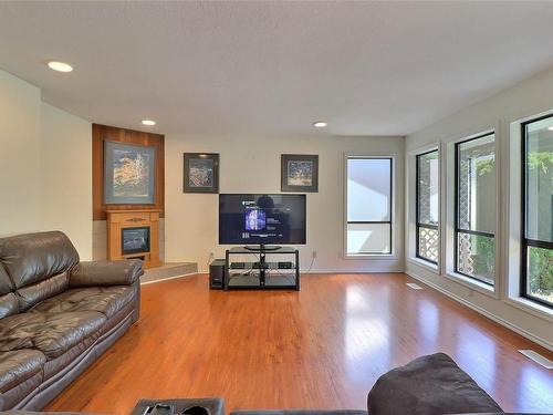 9280 Elk Dr, Port Hardy, BC - Indoor Photo Showing Living Room With Fireplace