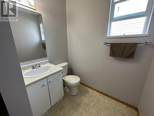 B 8116 90 Avenue, Fort St. John, BC - Indoor Photo Showing Bathroom