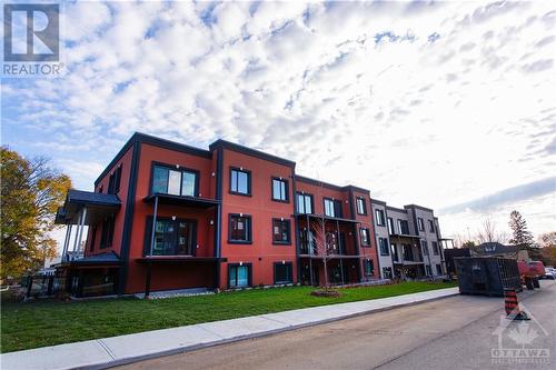 40 Mcgill Street S Unit#3D, Smiths Falls, ON - Outdoor With Facade