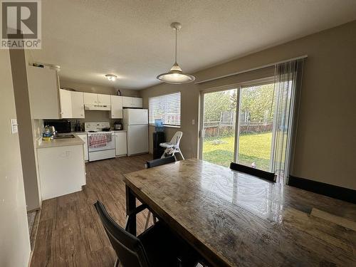 A 8116 90 Avenue, Fort St. John, BC - Indoor Photo Showing Kitchen