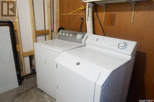 418 5Th Avenue W, Assiniboia, SK - Indoor Photo Showing Laundry Room